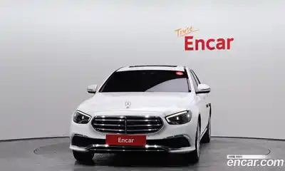 Mercedes-Benz E-Class 2021 2.0 Автомат в Москве № 142665, миниатюра 3