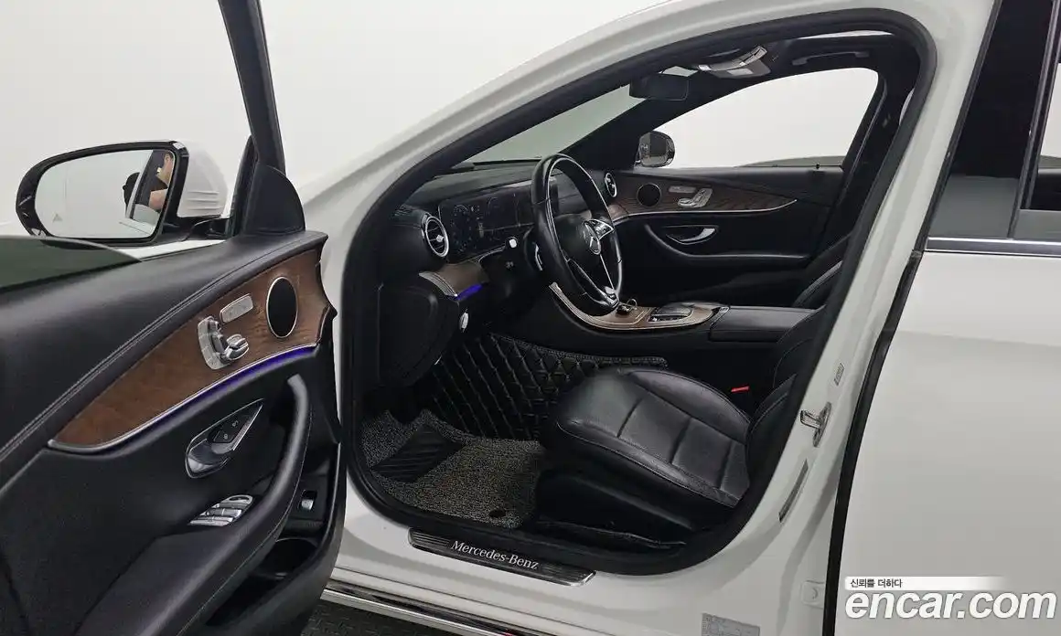 Mercedes-Benz E-Class 2021 2.0 Автомат в Москве № 142665, фото 10