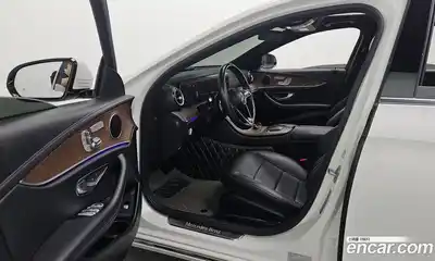 Mercedes-Benz E-Class 2021 2.0 Автомат в Москве № 142665, миниатюра 10