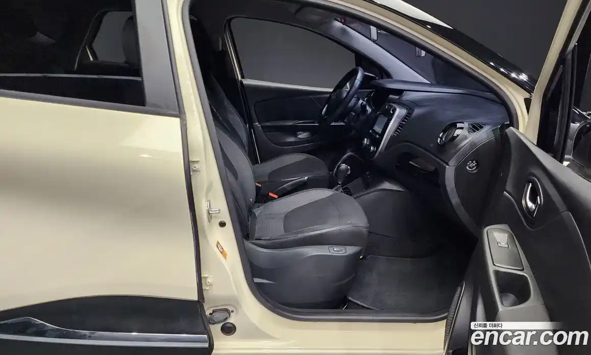 Renault QM3 2015 1.5 Автомат в Москве № 147751, фото 11