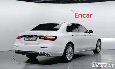 Mercedes-Benz E-Class 2021 2.0 Автомат в Москве № 150036, миниатюра 2