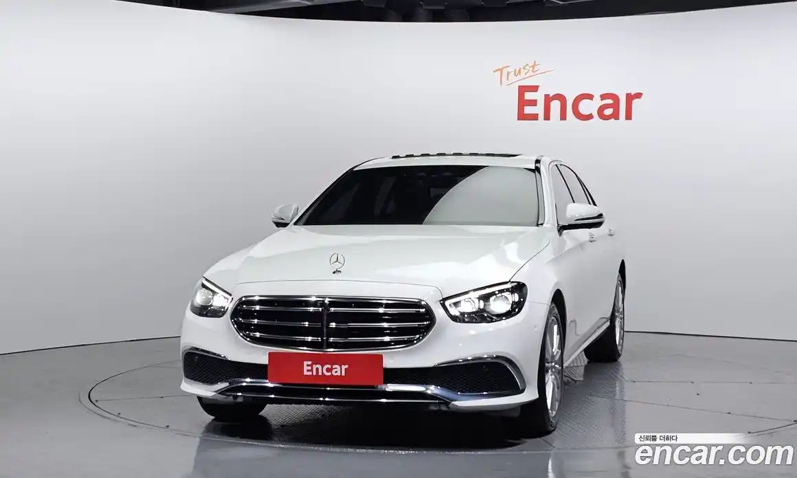 Mercedes-Benz E-Class 2021 2.0 Автомат в Москве № 150036, фото 3