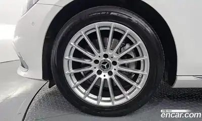 Mercedes-Benz E-Class 2021 2.0 Автомат в Москве № 150036, миниатюра 5