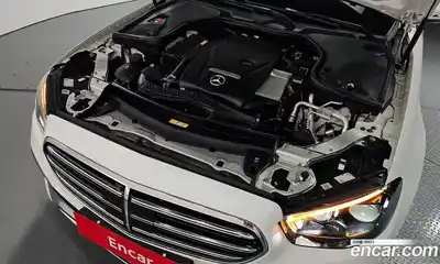 Mercedes-Benz E-Class 2021 2.0 Автомат в Москве № 150036, миниатюра 6