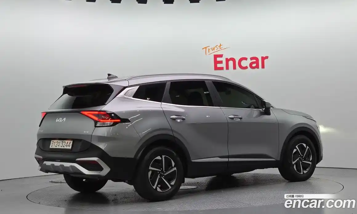 Kia Sportage 2023 1.6 Автомат в Москве № 15800, фото 2