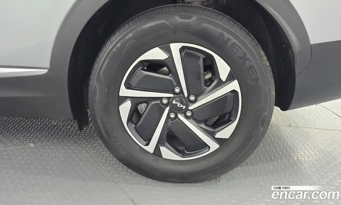 Kia Sportage 2023 1.6 Автомат в Москве № 15800, фото 5