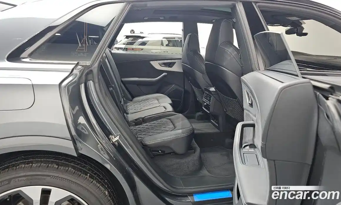 Audi Q8 2023 3.0 Автомат в Москве № 162448, фото 12