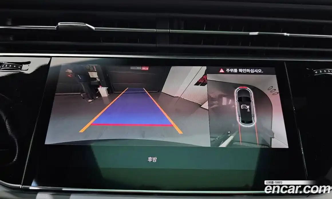 Audi Q8 2023 3.0 Автомат в Москве № 162448, фото 15