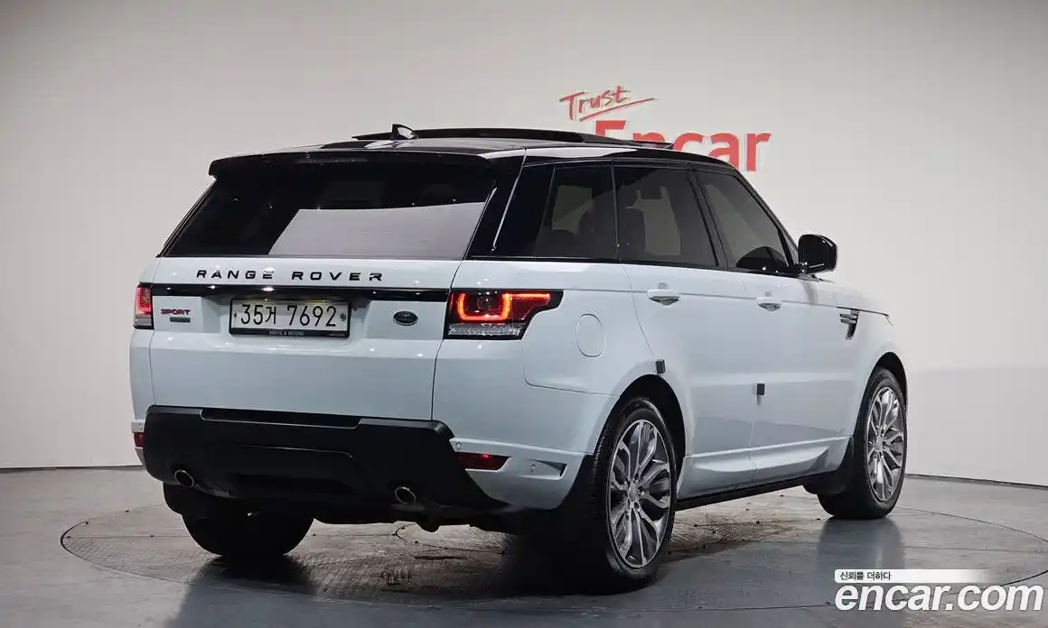 Land Rover Range-Rover Sport 2017 3.0 Автомат в Москве № 166423, фото 2
