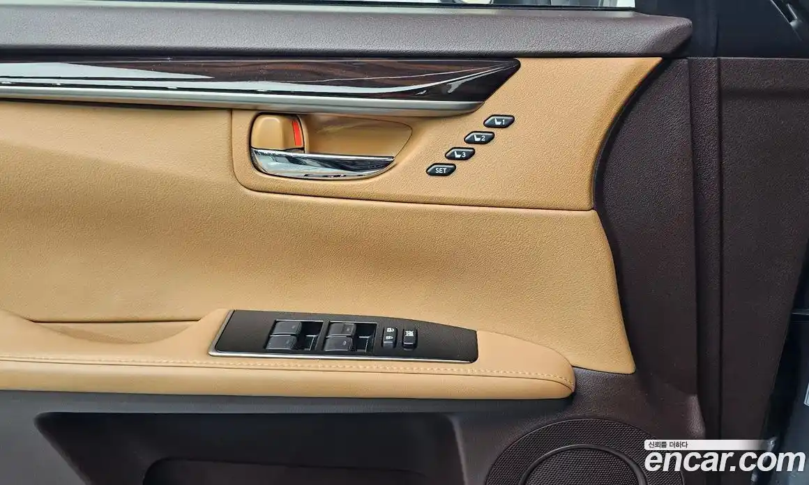 Lexus ES 2018 2.5 Автомат в Москве № 168129, фото 14