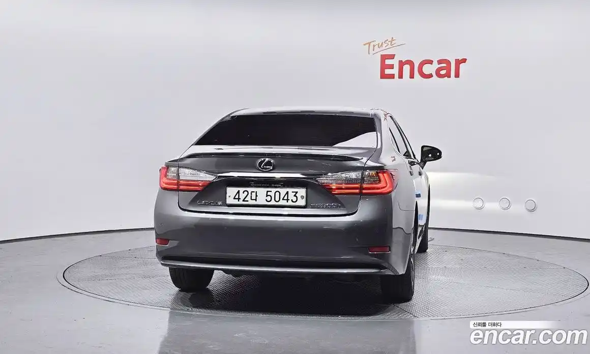 Lexus ES 2018 2.5 Автомат в Москве № 168129, фото 4