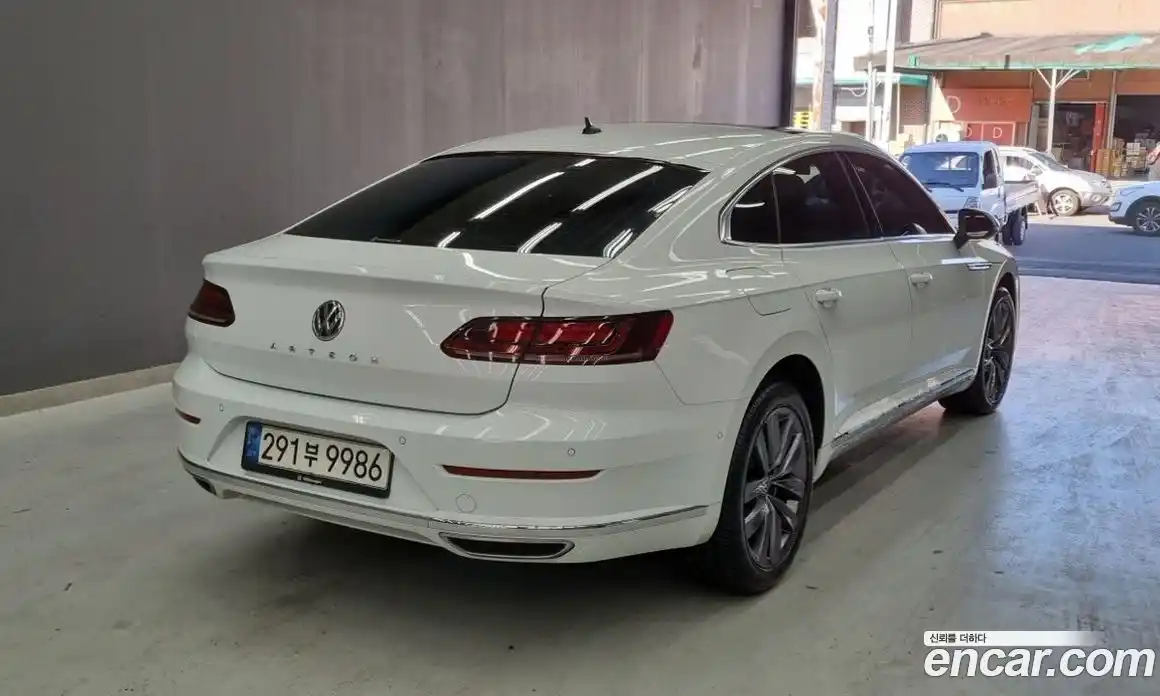 Volkswagen Arteon 2020 2.0 Автомат в Москве № 169177, фото 2