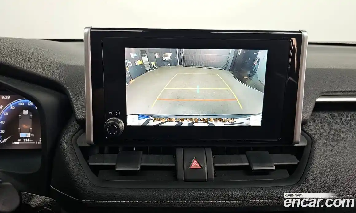 Toyota RAV4 2023 2.5 Автомат в Москве № 170147, фото 15