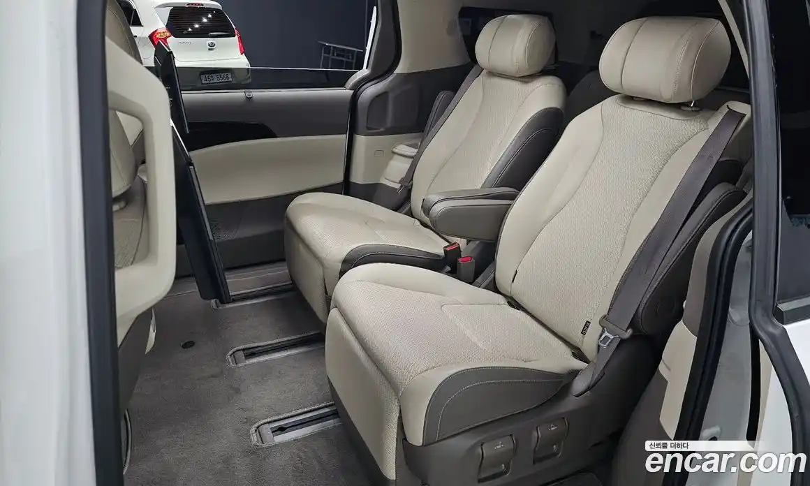 Kia Canival 2024 3.5 Автомат в Москве № 17302, фото 12