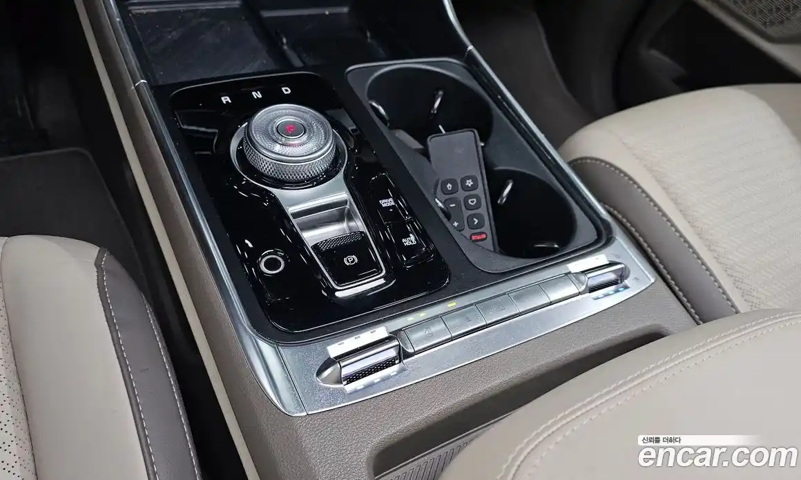 Kia Canival 2024 3.5 Автомат в Москве № 17302, фото 9