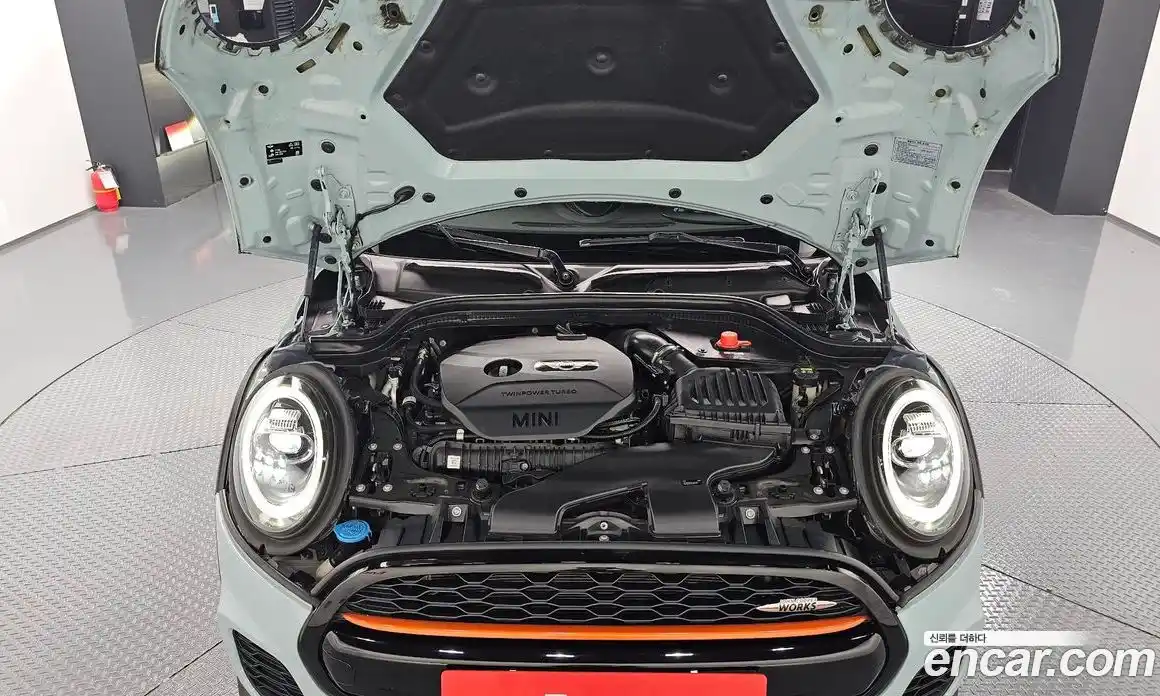 Mini Cooper 2019 2.0 Автомат в Москве № 184318, фото 6
