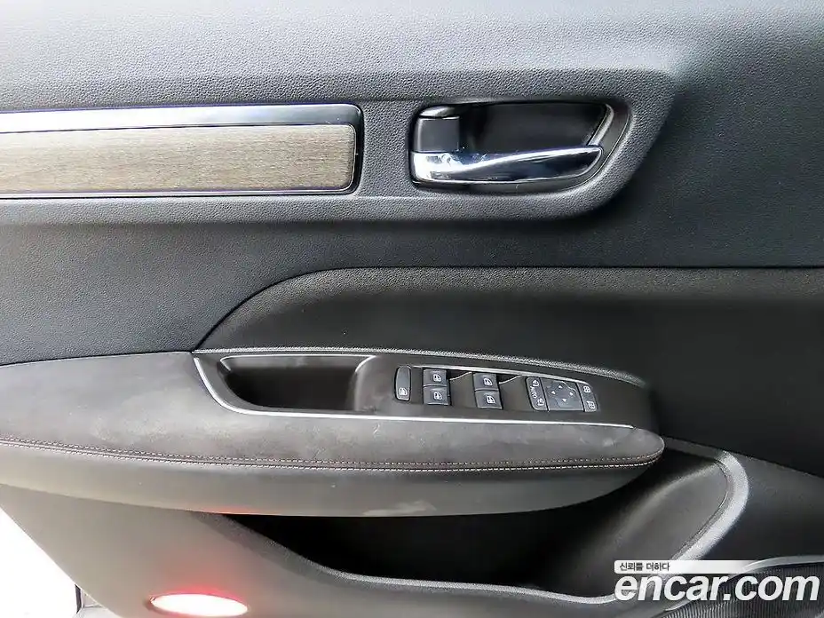 Renault QM6 2024 2.0 Автомат в Москве № 185317, фото 11