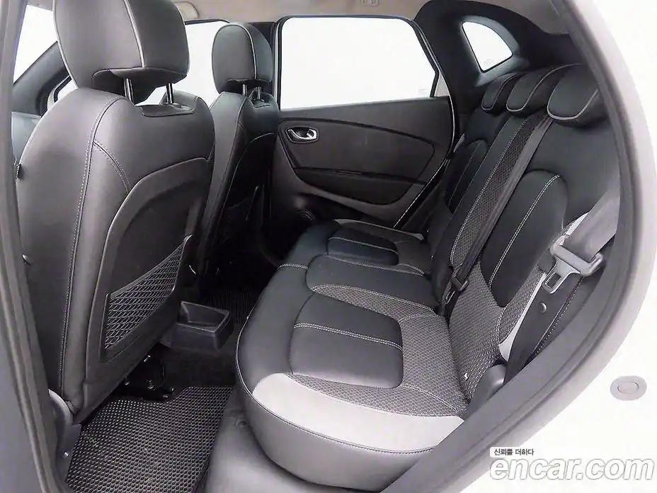 Renault QM3 2018 1.5 Автомат в Москве № 185748, фото 9