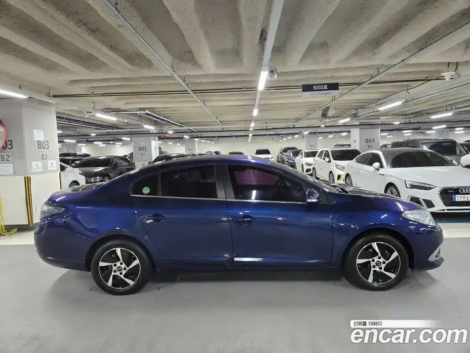 Renault SM3 2017 Автомат в Москве № 185938, фото 5