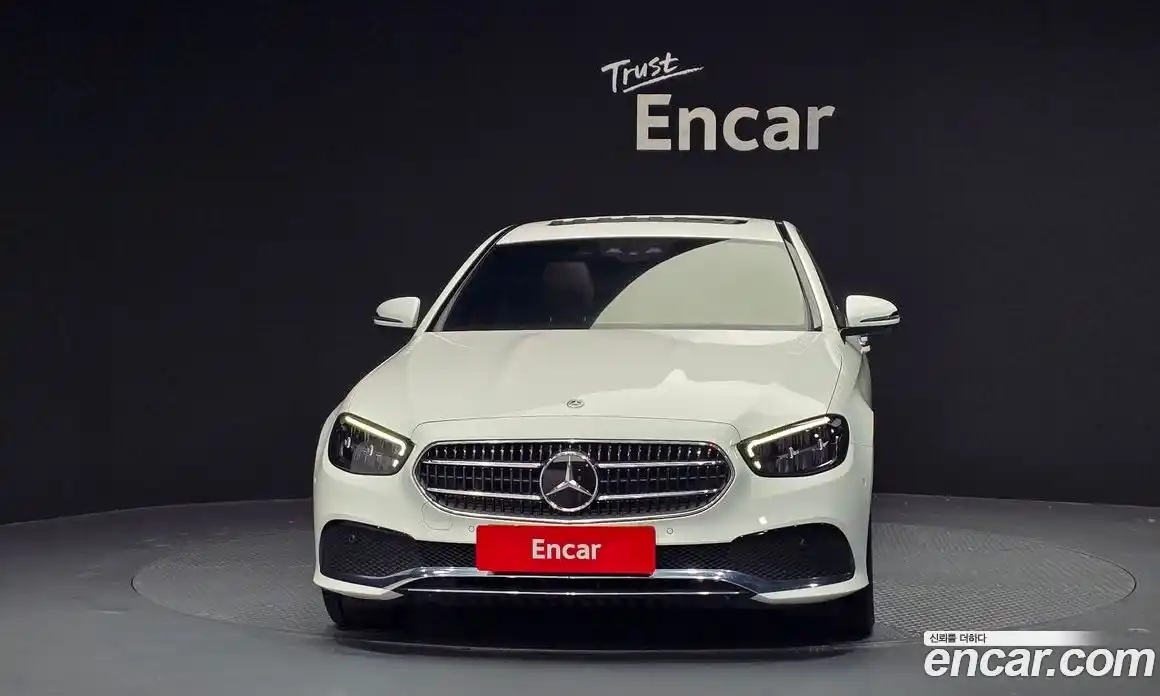 Mercedes-Benz E-Class 2021 2.0 Автомат в Москве № 194155, фото 3