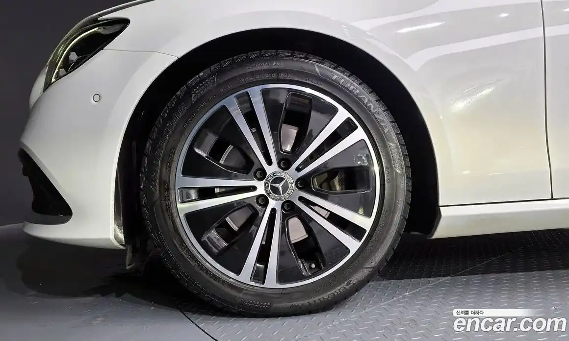 Mercedes-Benz E-Class 2021 2.0 Автомат в Москве № 194155, фото 5