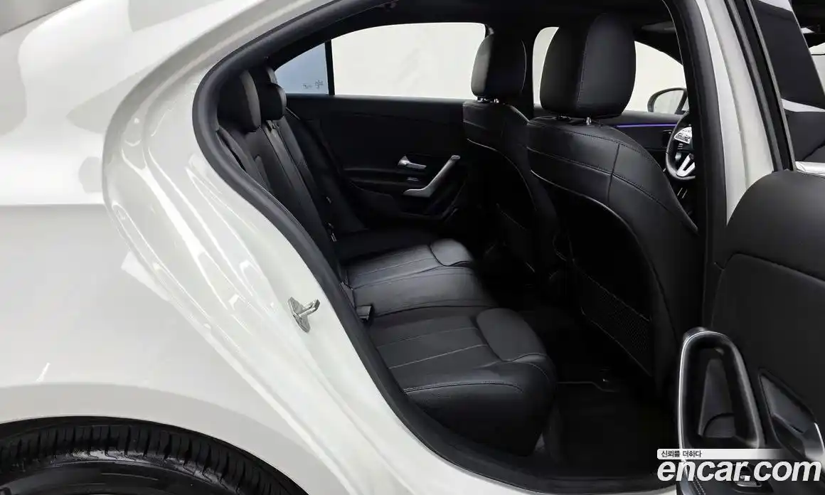 Mercedes-Benz A-Class 2020 2.0 Автомат в Москве № 195392, фото 12