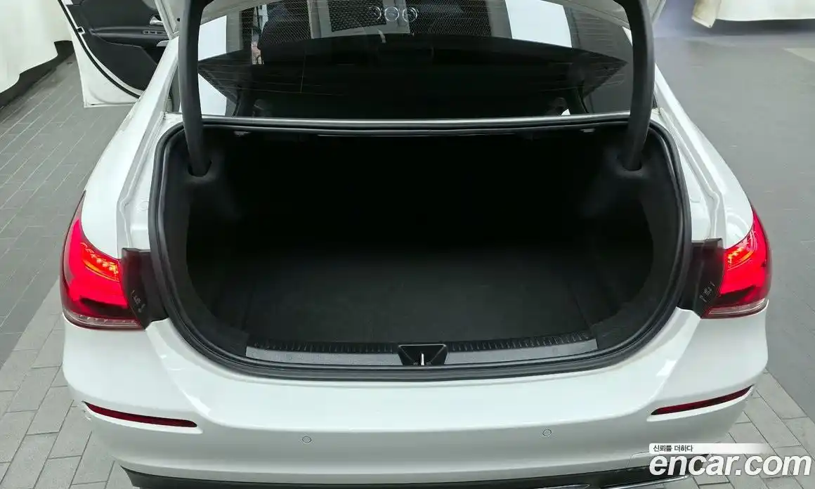 Mercedes-Benz A-Class 2020 2.0 Автомат в Москве № 195392, фото 20