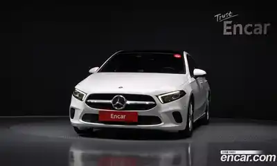 Mercedes-Benz A-Class 2020 2.0 Автомат в Москве № 195392, миниатюра 3