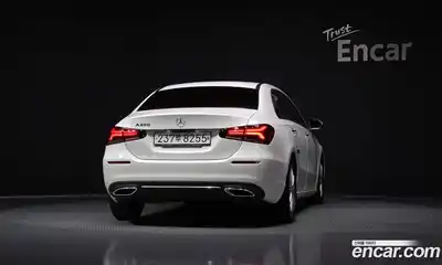 Mercedes-Benz A-Class 2020 2.0 Автомат в Москве № 195392, миниатюра 4