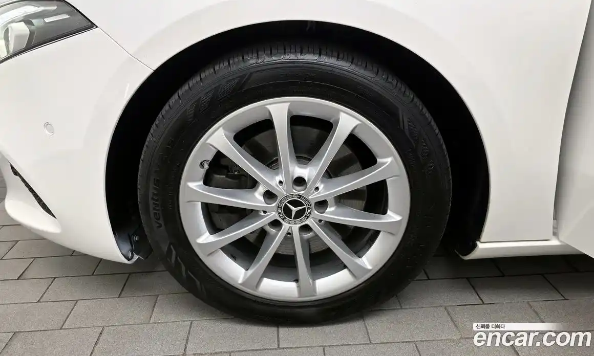 Mercedes-Benz A-Class 2020 2.0 Автомат в Москве № 195392, фото 5