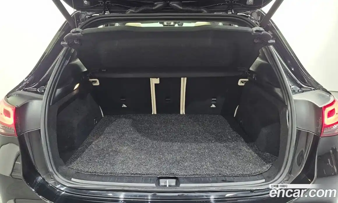 Mercedes-Benz GLA-Class 2021 2.0 Автомат в Москве № 195709, фото 20