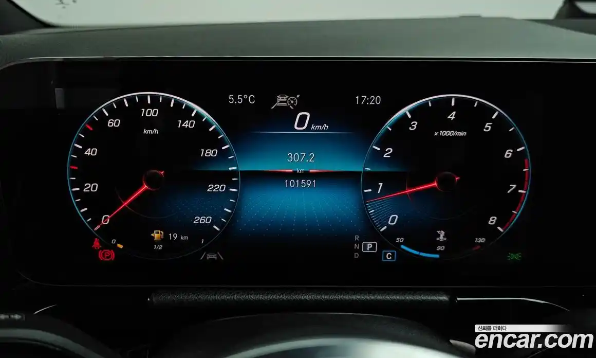 Mercedes-Benz GLA-Class 2021 2.0 Автомат в Москве № 195709, фото 8