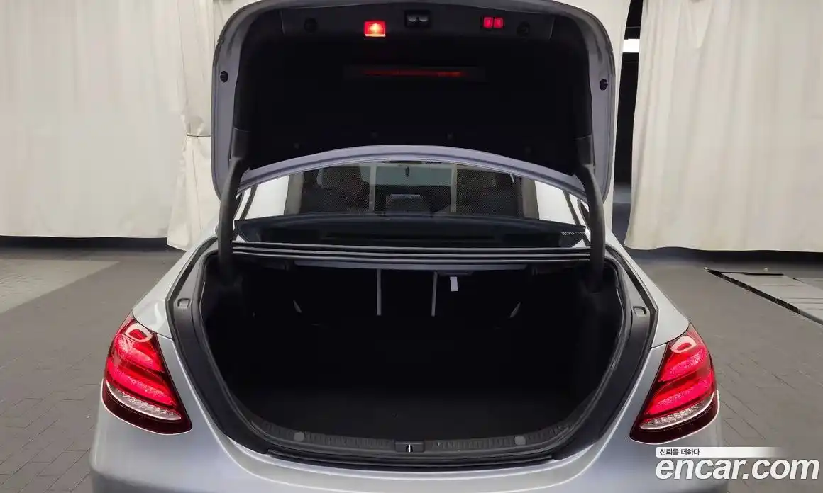 Mercedes-Benz E-Class 2017 2.0 Автомат в Москве № 195756, фото 20