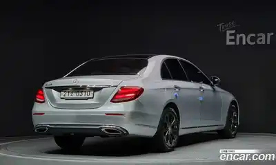 Mercedes-Benz E-Class 2017 2.0 Автомат в Москве № 195756, миниатюра 2