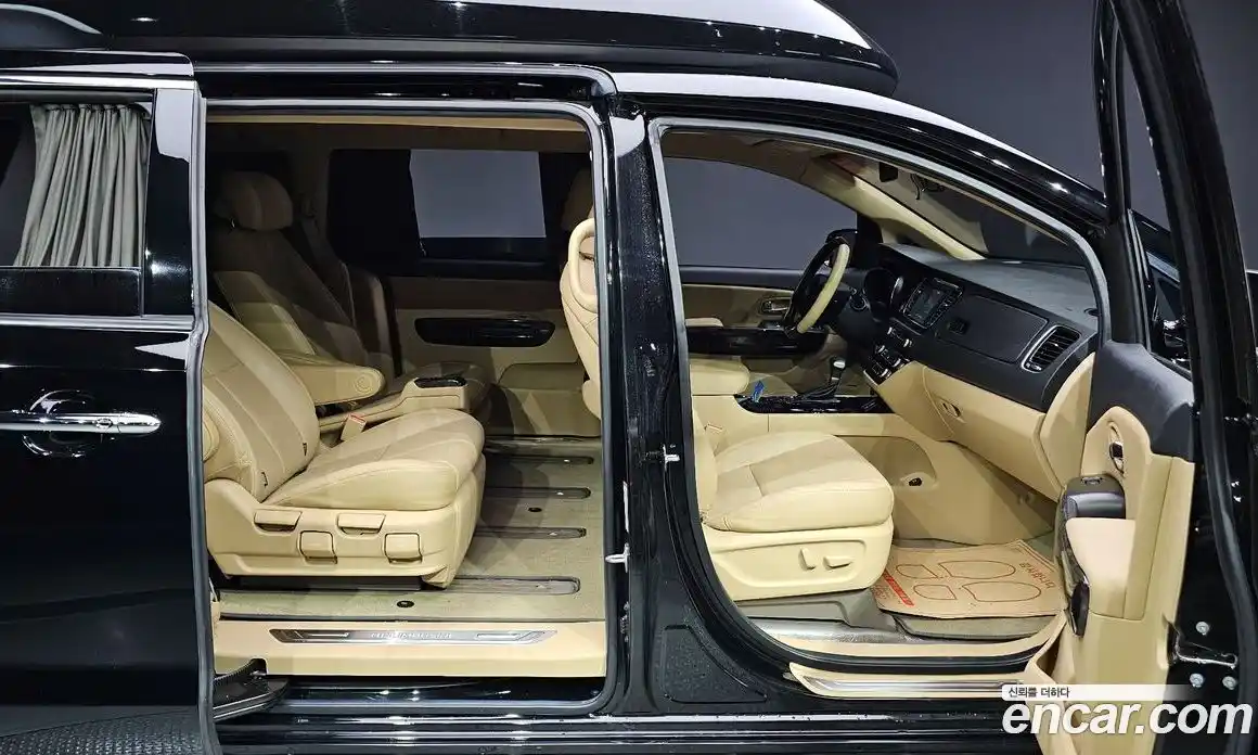 Kia Canival 2019 3.3 Автомат в Москве № 20078, фото 11