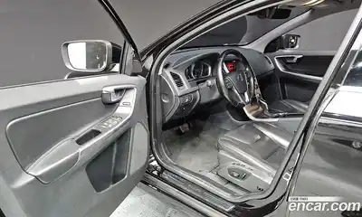 Volvo XC60 2017 2.0 Автомат в Москве № 201045, миниатюра 10