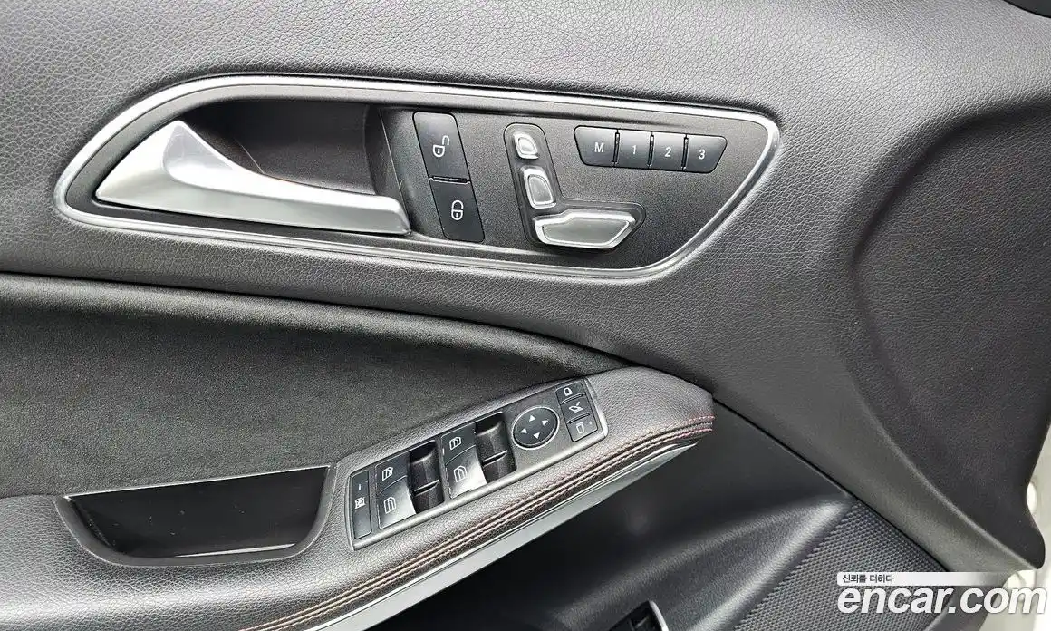 Mercedes-Benz GLA-Class 2018 2.0 Автомат в Москве № 212278, фото 18