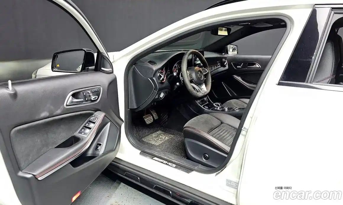 Mercedes-Benz GLA-Class 2018 2.0 Автомат в Москве № 212278, фото 10