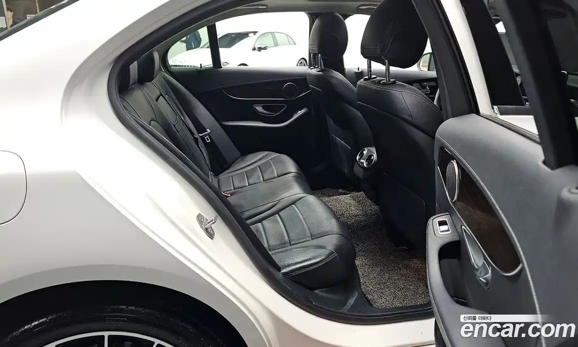 Mercedes-Benz C-Class 2018 2.0 Автомат в Москве № 212287, фото 12