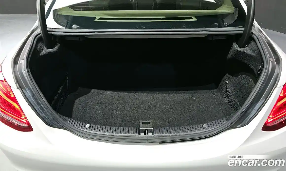 Mercedes-Benz C-Class 2018 2.0 Автомат в Москве № 212287, фото 20