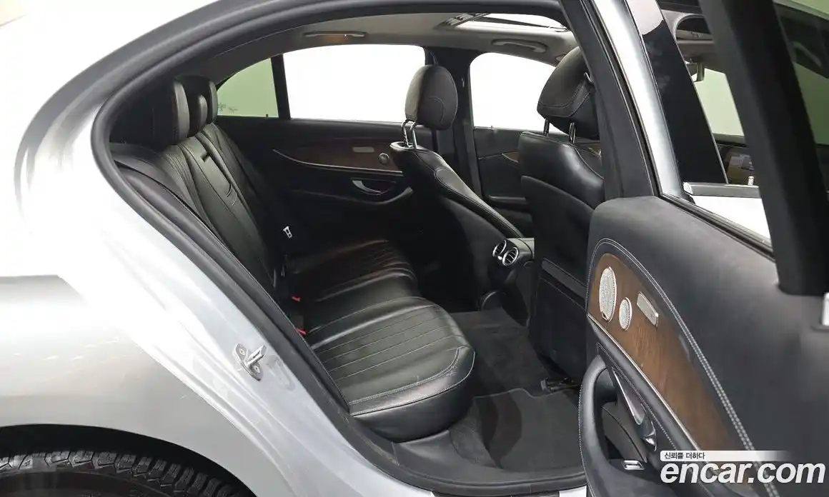 Mercedes-Benz E-Class 2018 2.0 Автомат в Москве № 212292, фото 11