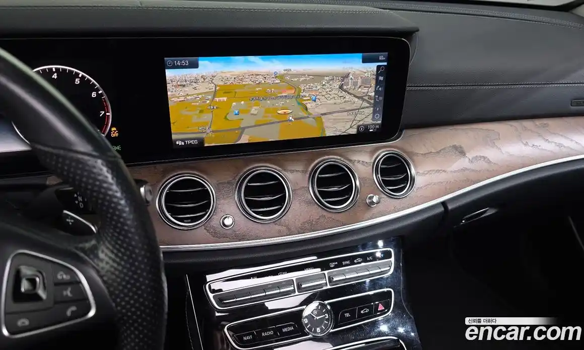 Mercedes-Benz E-Class 2018 2.0 Автомат в Москве № 212292, фото 13