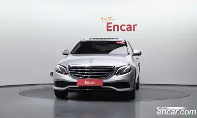 Mercedes-Benz E-Class 2018 2.0 Автомат в Москве № 212292, миниатюра 2