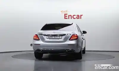Mercedes-Benz E-Class 2018 2.0 Автомат в Москве № 212292, миниатюра 3