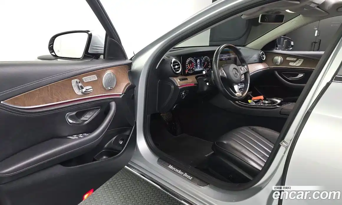 Mercedes-Benz E-Class 2018 2.0 Автомат в Москве № 212292, фото 9