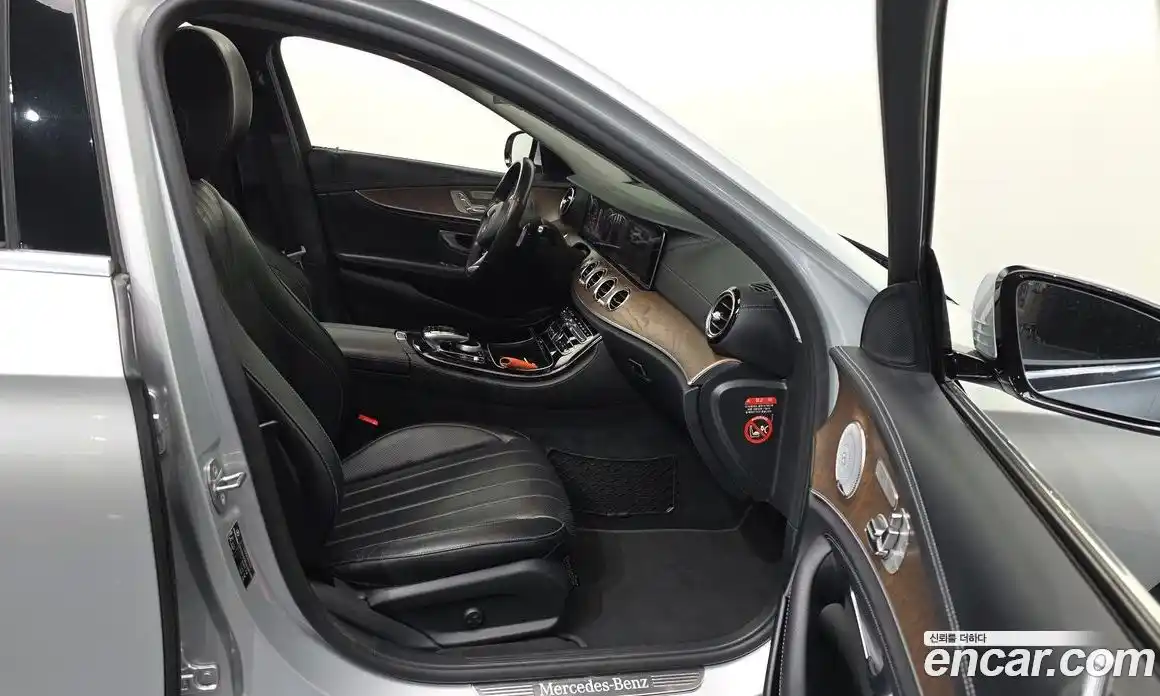 Mercedes-Benz E-Class 2018 2.0 Автомат в Москве № 212292, фото 10