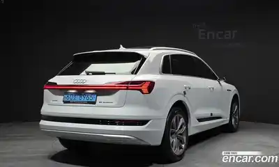 Audi e-tron 2022 0.2 Автомат в Москве № 212456, миниатюра 2