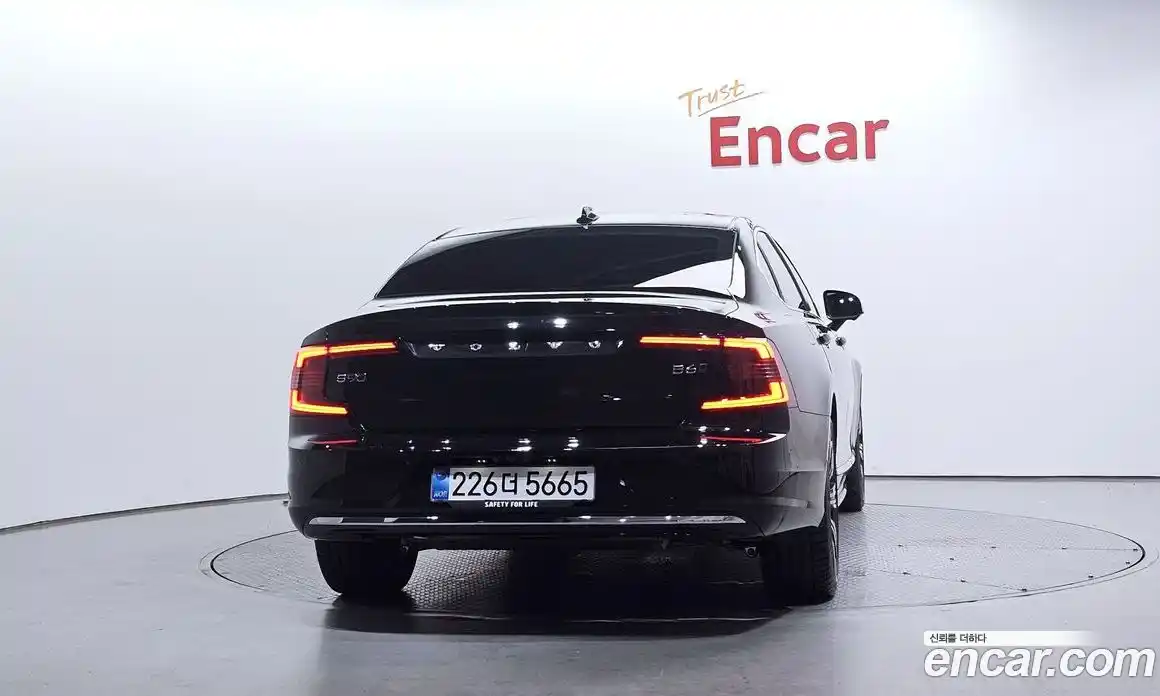 Volvo S90 2025 2.0 Автомат в Москве № 212759, фото 4