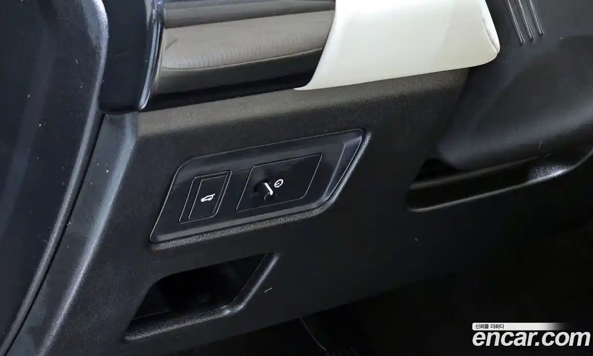 Land Rover Discovery 2018 3.0 Автомат в Москве № 213707, фото 14