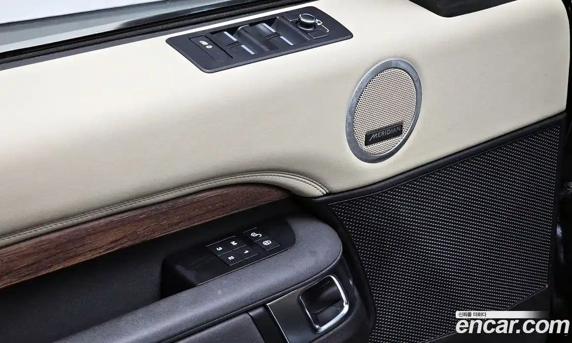 Land Rover Discovery 2018 3.0 Автомат в Москве № 213707, фото 17